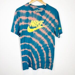 Nike Pixelated Tie Dye T-shirt